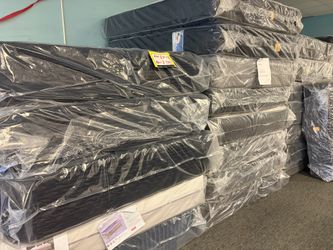 QUEEN SIZE PURPLE MATTRESS! NEW! 