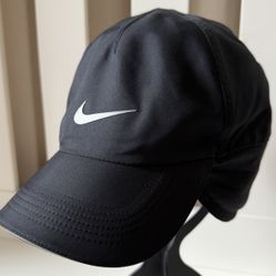 Nike unisex fleece lined ear flap cap never worn 🧢 