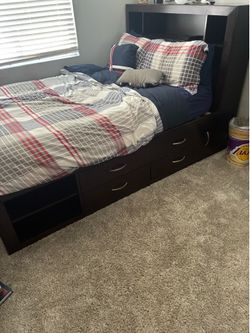 Full size bed