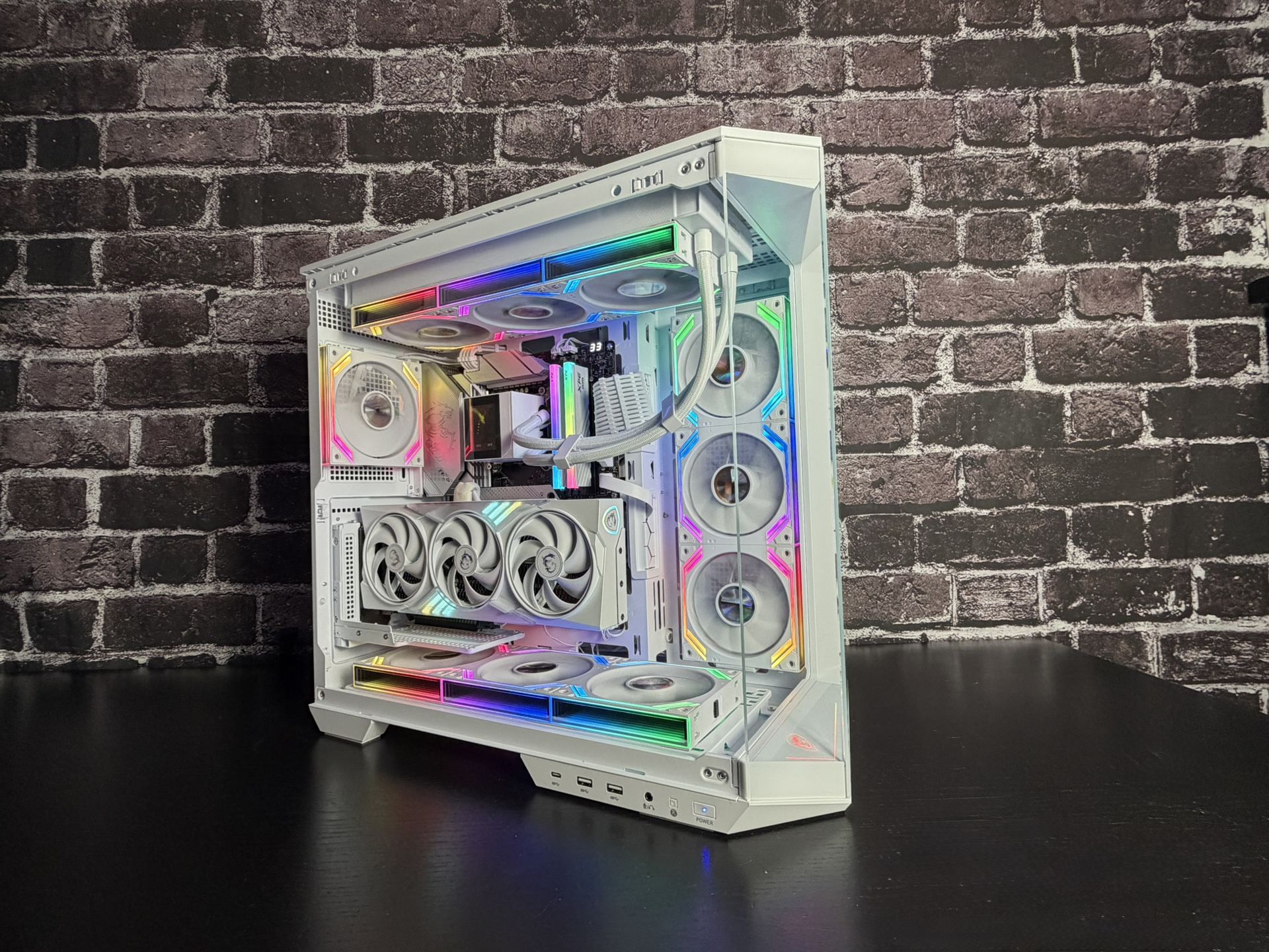 White MSI Gaming PC — i7-12700KF / RTX 5060 Ti 16GB / 32GB DDR5 / 1TB NVMe / Liquid Cooling