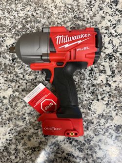 Milwaukee M18 Fuel One-Key 18V Lithium-Ion Brushless Cordless 1/2 in. Impact Wrench