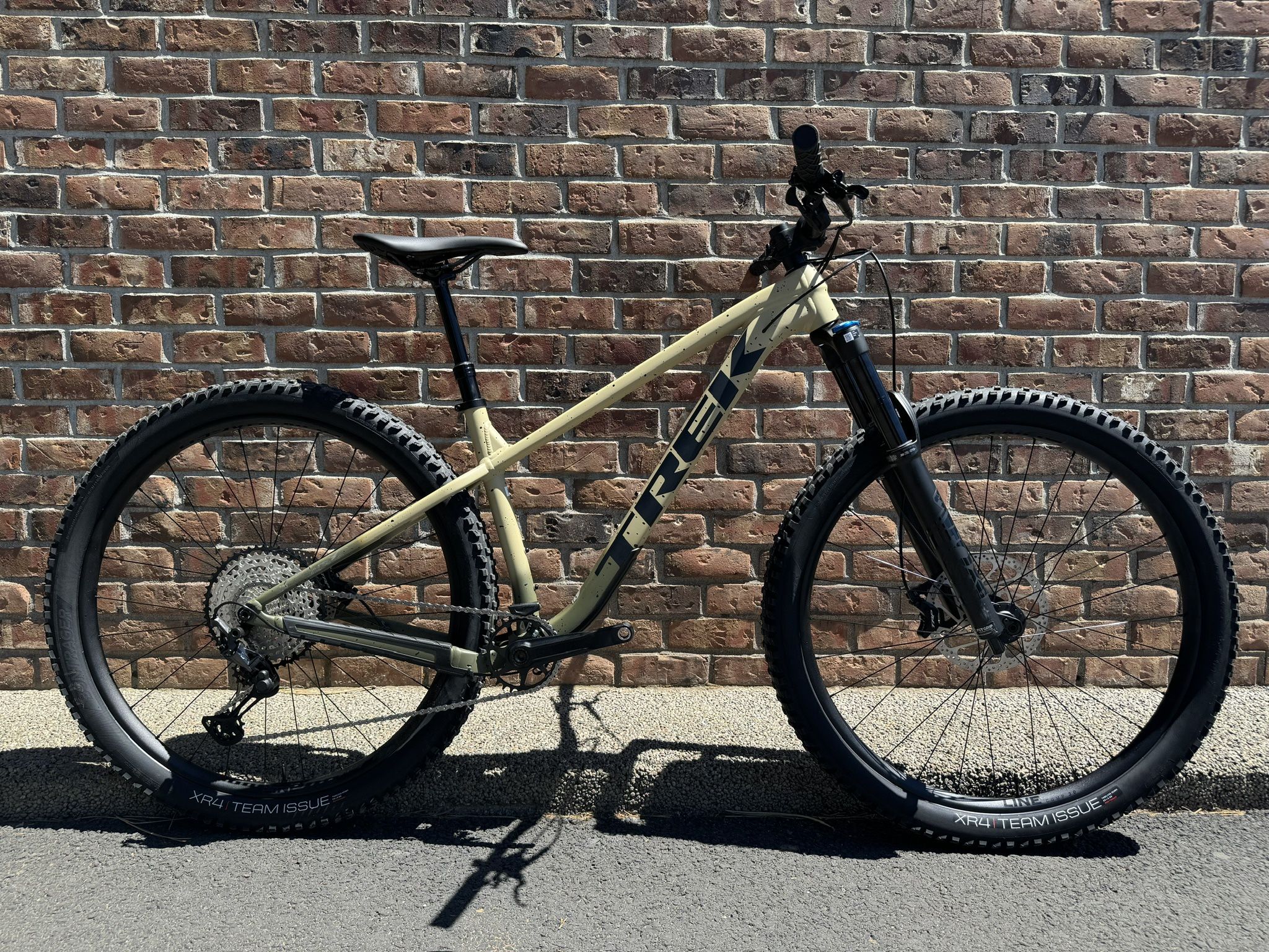 Trek Roscoe 9 Mountain Bike
