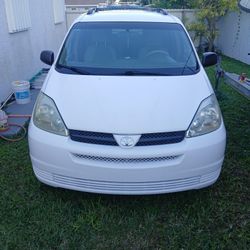 2004 Toyota Sienna