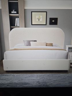 SOLOMON QUEEN HEADBOARD