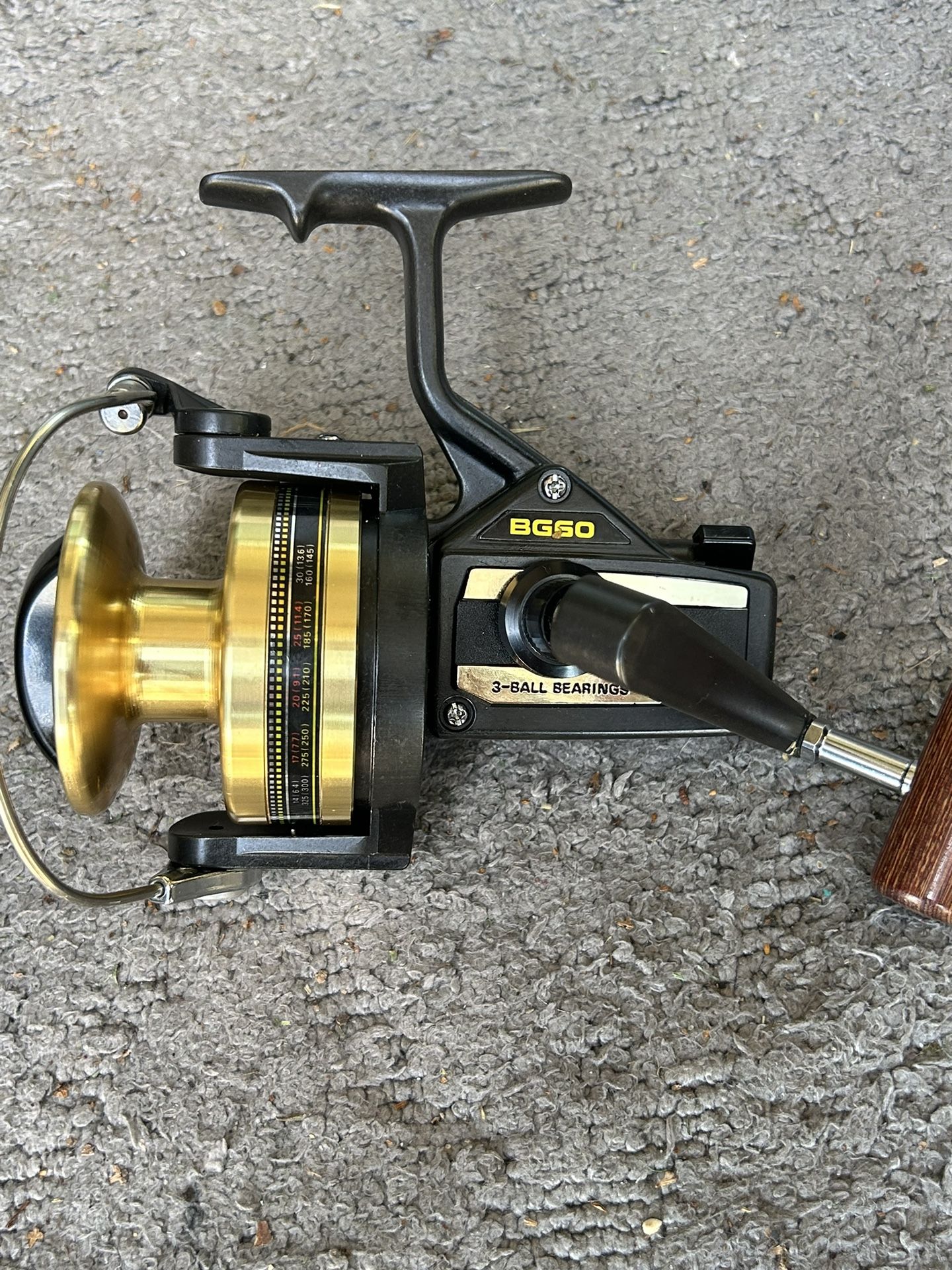 13 fishing concept z low profile bait casting reel Amazon.com : 13 FISHING - Concept Z SLIDE - 6.8:1 Gear Ratio - Right Hand  Retrieve (Fresh+Salt) - Includes Skull Cap Low-Profile Baitcast Reel Cover