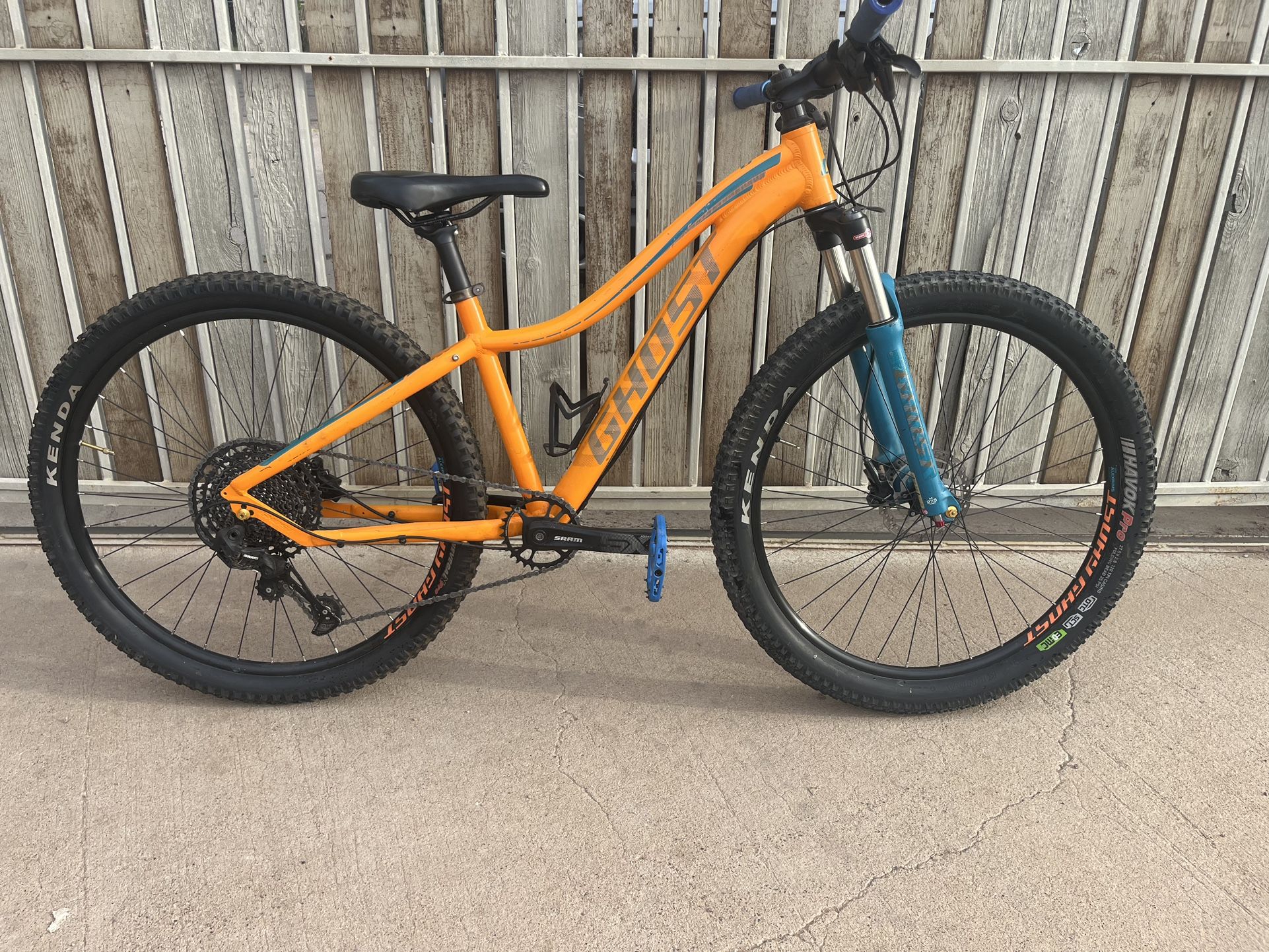 Ghost Lanao 3 women size small mountain bike 12 speed