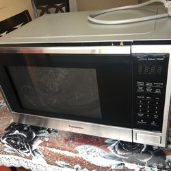 Panasonic the genius 1100w microwave