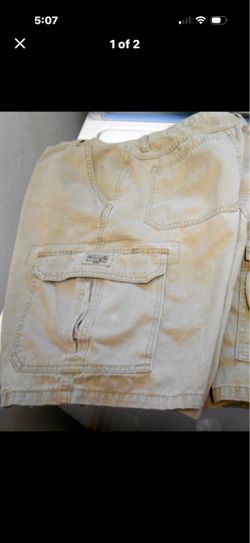 Men’s Size 34 Khaki Wrangler Cargo & Ashworth Golf Shorts
