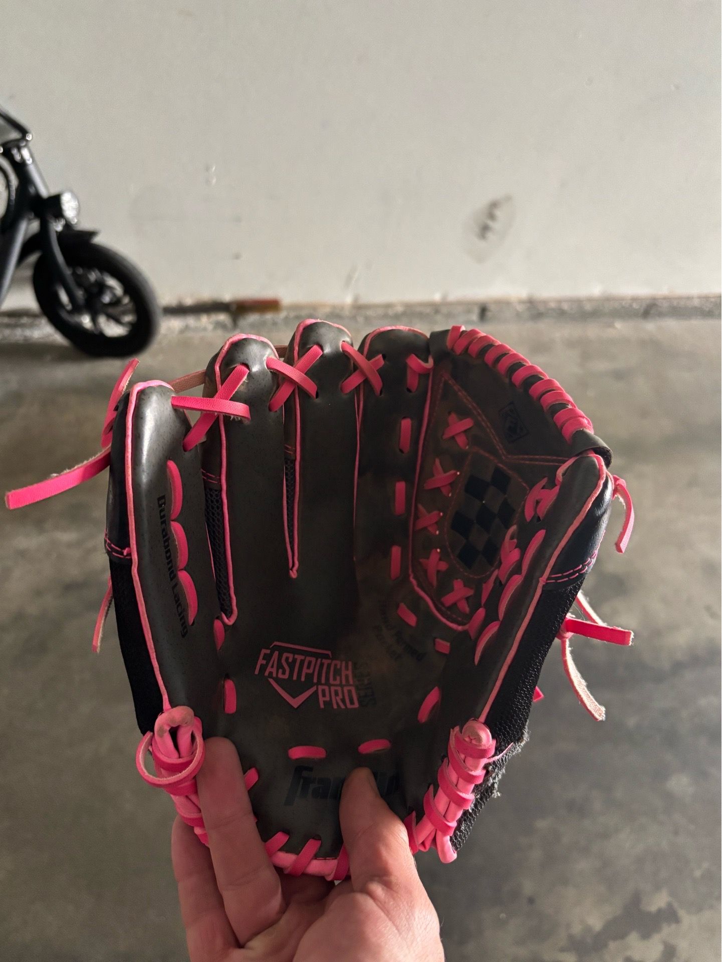Girls youth softball glove