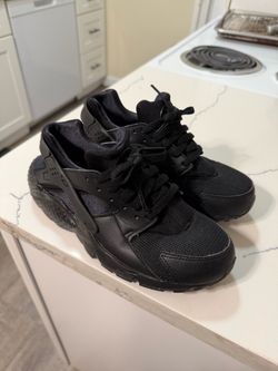 Black Nike huaraches 6.5Y