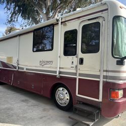 1998 Fleetwood Discovery 