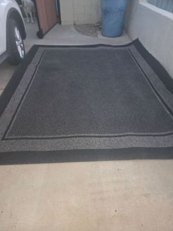 Out door rug 8ft x 10ft browns
