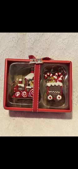 Adorable Blue Sky Salt & Pepper Shakers Clayworks. Christmas New