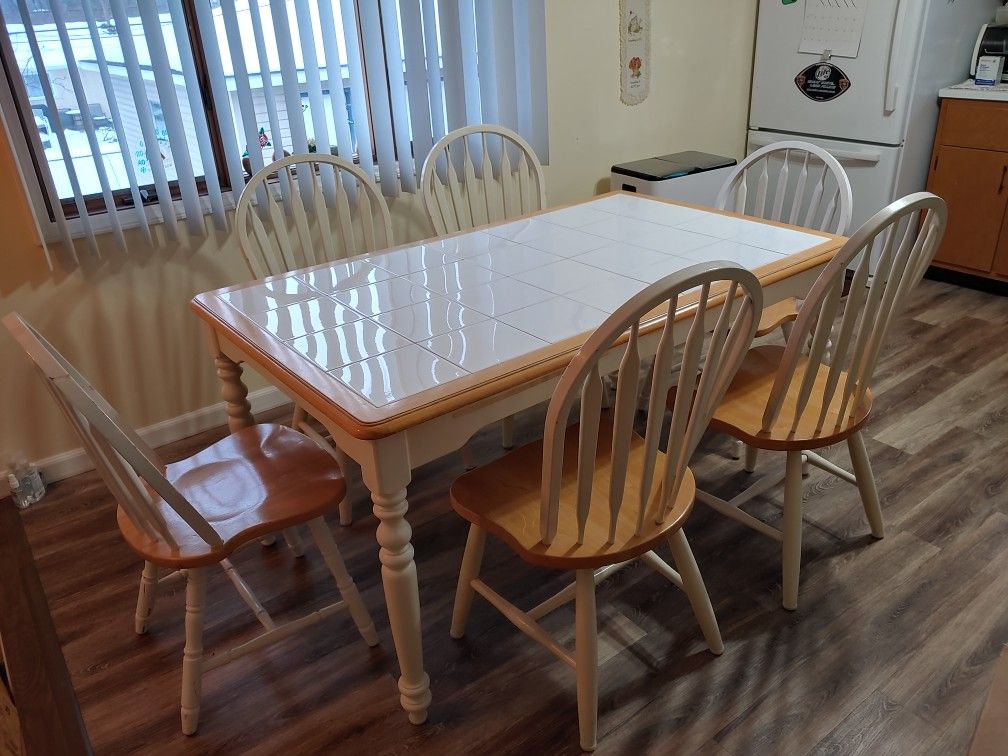 Kitchen Table and Chairs