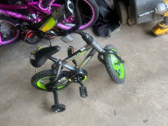 Huffy 12’ in rock it kids