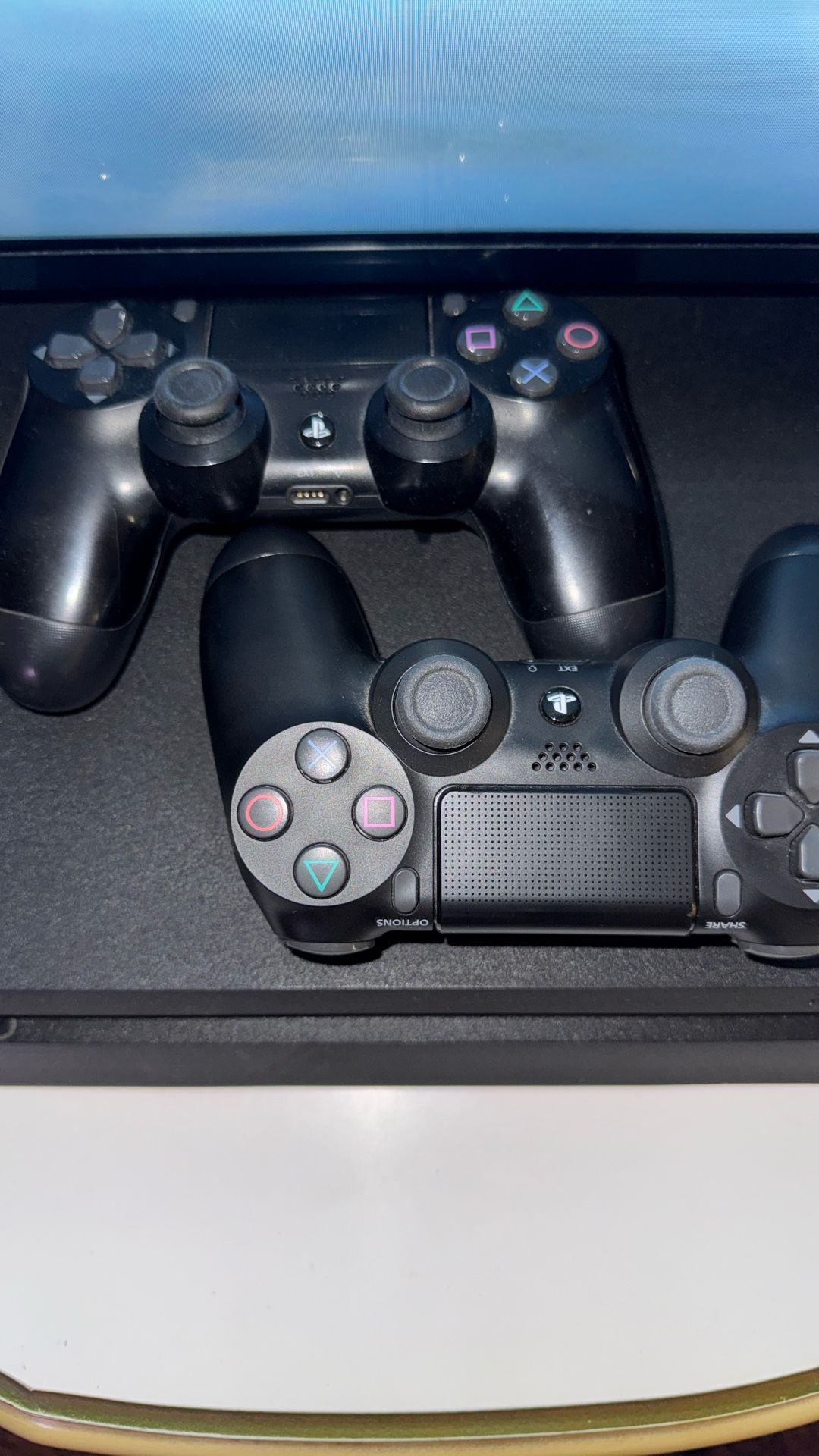 PS4 Slim 2 Controllers