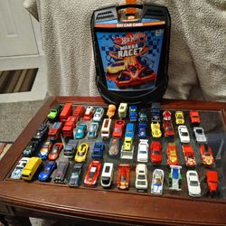 52 MATCHBOX/HOTWHEEL MIX OF CARS PLUS A CASE