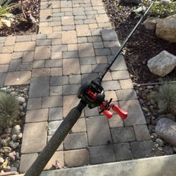 Bait Casting Fishing Combo. Ready to go. 