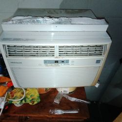 Frigidaire AC Unit 