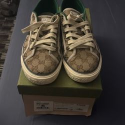 Gucci Tennis Shoes Authentic 