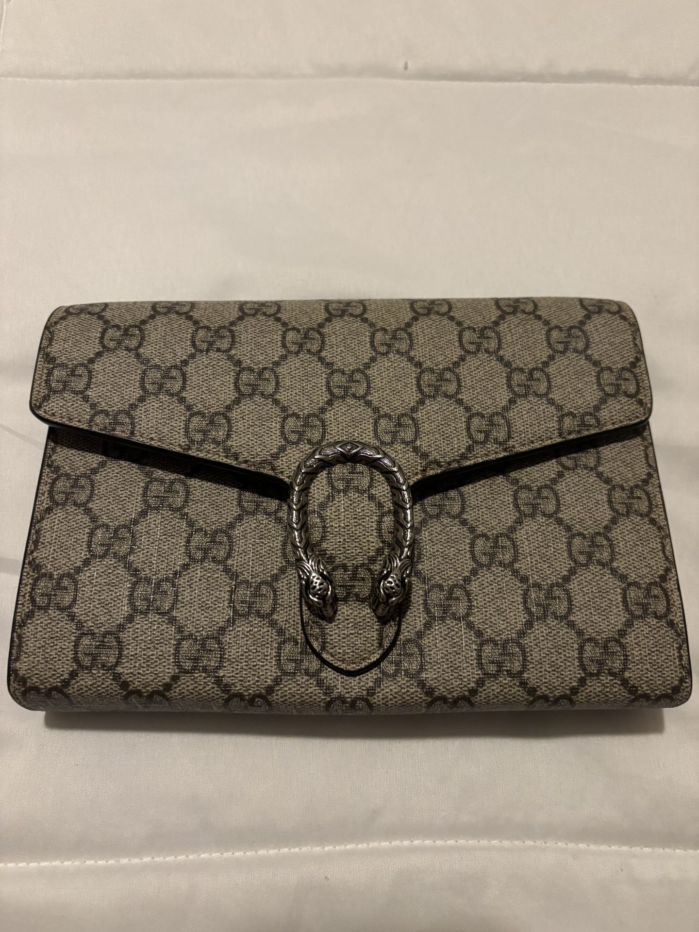Gucci Dionysus wallet on chain