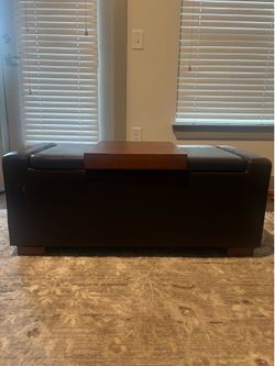 Vegan Leather Ottomant with Easy Lift-Up-Top storage and Tray