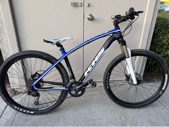Mountain bike carbon frame