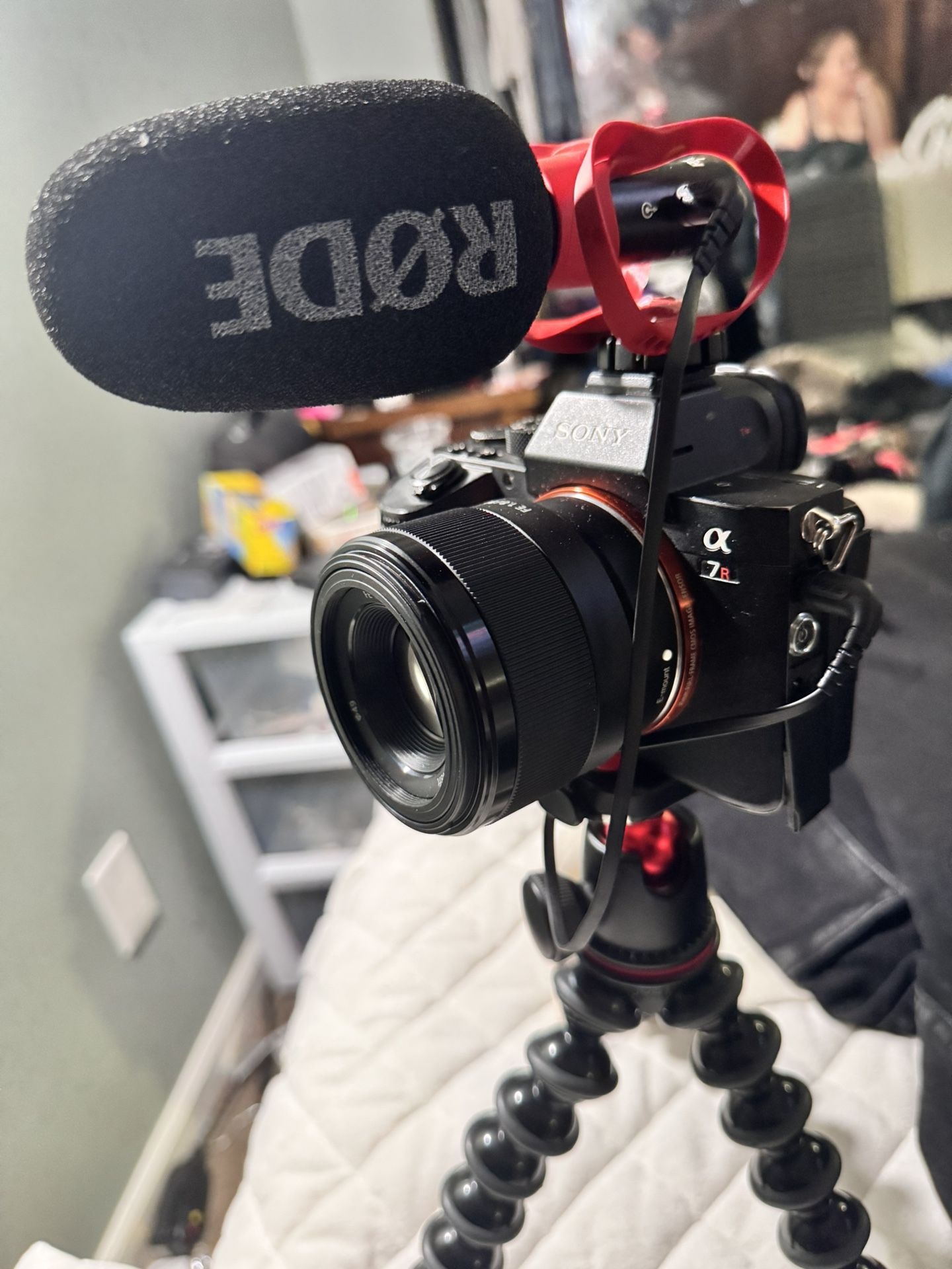 RØDE MICROPHONE 🎤‼️❣️DOESNT INCLUDE CAMERA LENS OR TRIPOD