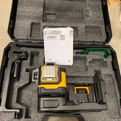DEWALT DCLE34030 12-20V MAX* 3 x 360 Green Line Laser
