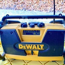 DeWALT Radio