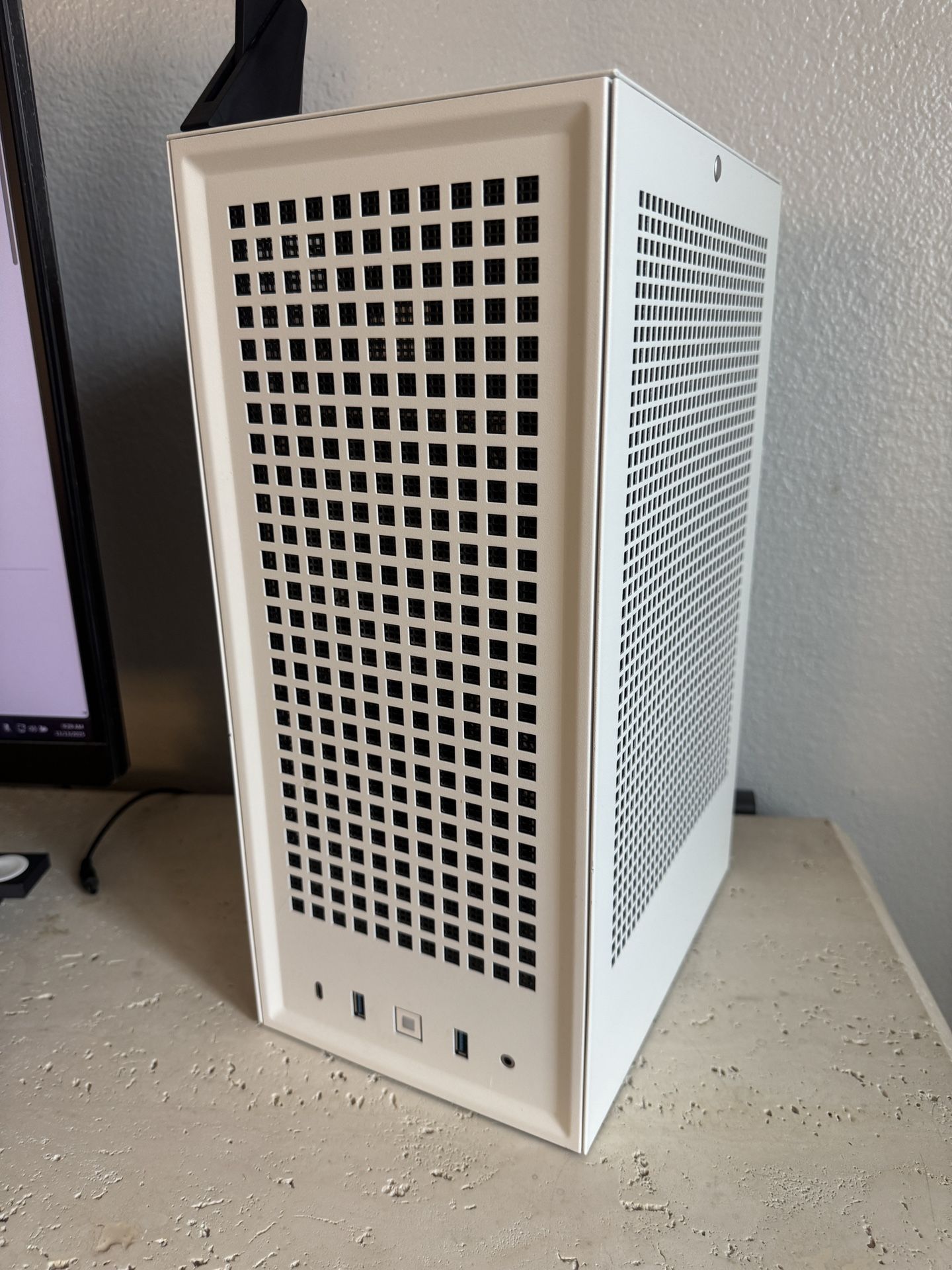 Mini ITX Gaming PC Small Form Factor