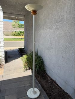 Floor lamp
