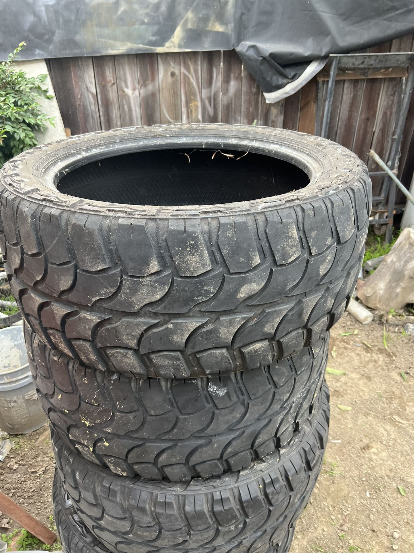 33x12.50r22lt