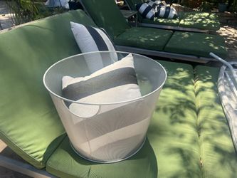 Metal Mesh Basket With Handles 