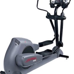 Life Fitness Elliptical CrossTrainer 