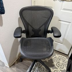 Herman Miller Aeron Office Chair ( SIZE B ) FULLY LOADED !!