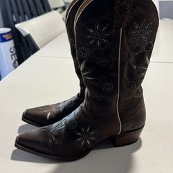 Cowboys Girls, Boots
