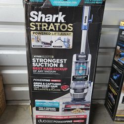 SHARK STRATOS VACCUM