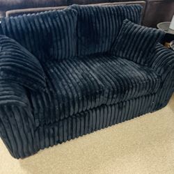 Cozy Stylish Nice Couch 