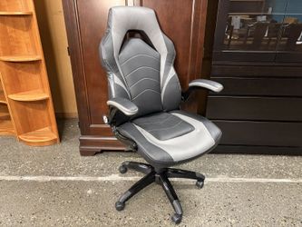 STAPLES Vortex Ergonomic Gaming Chair