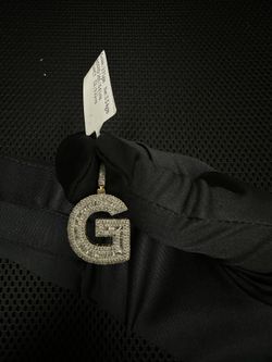 10K Yellow Gold Natural Diamond Letter G