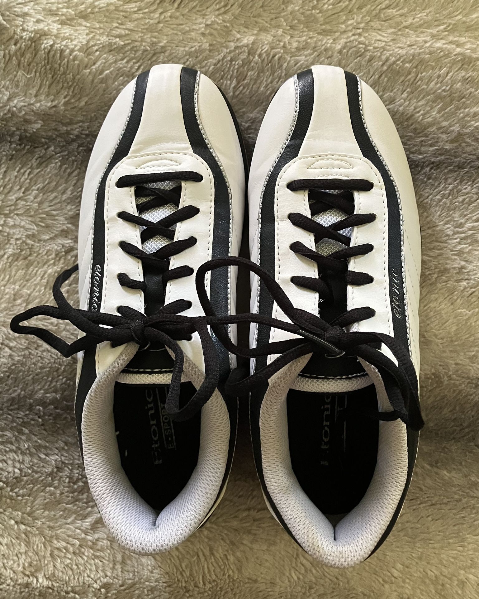 SIZE 7 / Gently Used Bowling Shoes