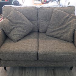 Deep Loveseat 
