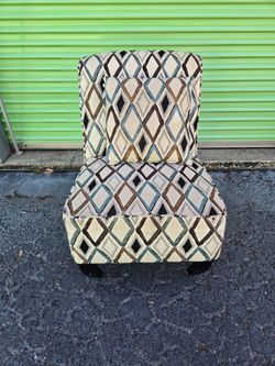 Geometric Diamond Slipper Chair with Matching Pillow