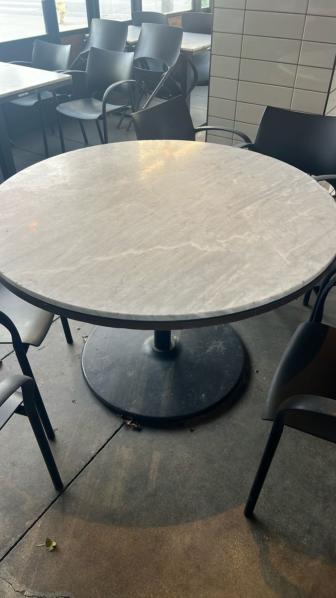 5 Seater Round Dining Table Used At Restaurant 