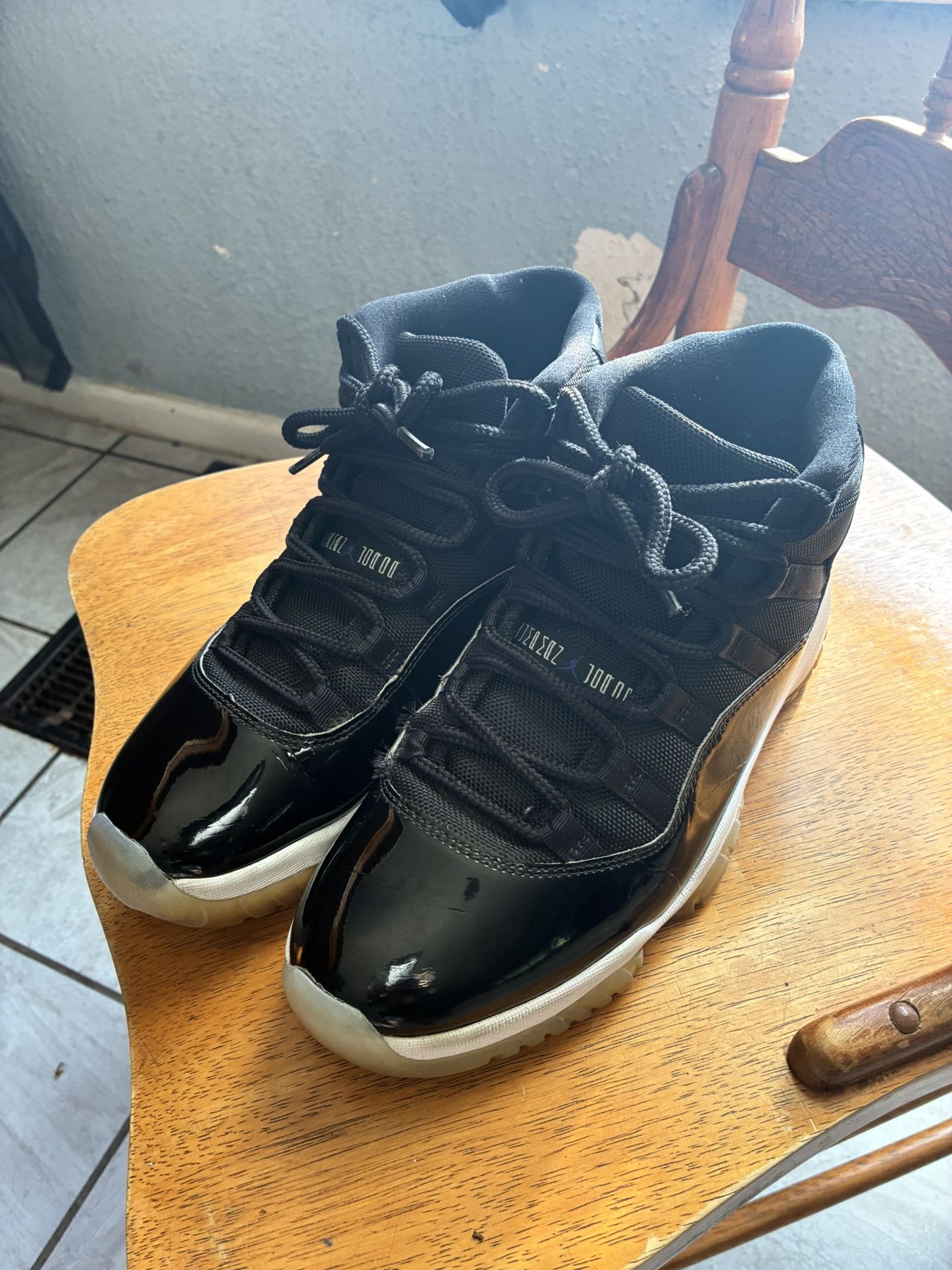 Jordan 11s Space Jams( Size 9.5) Men