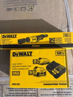Dewalt 12-volt 3/8-in Drive Cordless Ratchet Wrench l