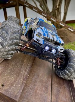 Brand new N Sealed  Extremely Big LAEGENDARY 1:10 Scale 4x4 Off-Road BEST MONSTER TRUCK IN TOWN!!!!!