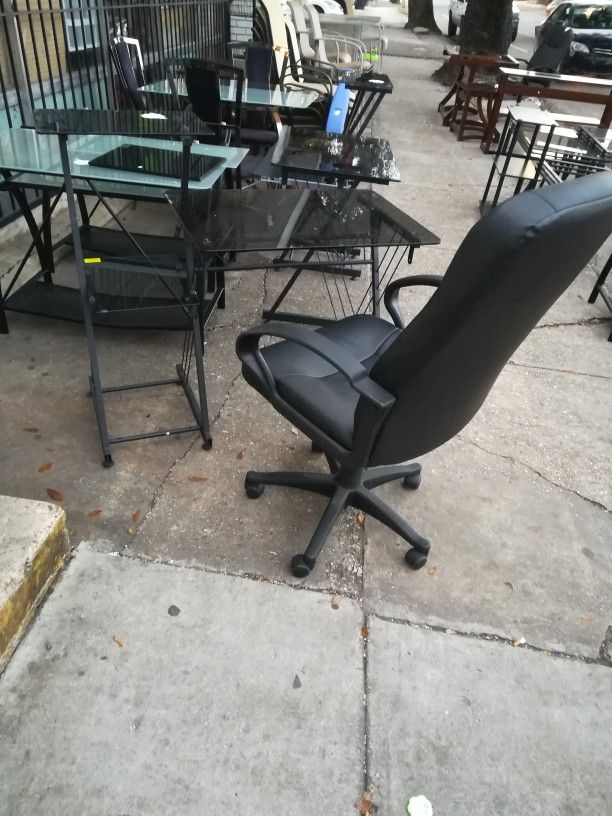 computer desks with chair