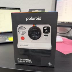 NEW Polaroid Now Instant Camera Gen 2